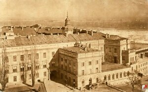 Widok oficyny południowej w okresie międzywojennym. Widok oficyny południowej w okresie międzywojennym.